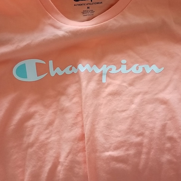Girl's champion shortsleeve tshirt size medium - Picture 4 of 5